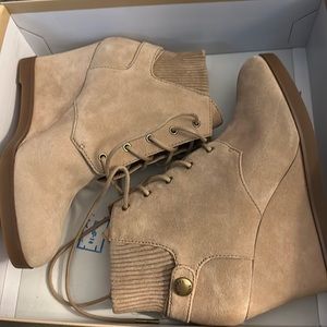 Michael Kors Tan ankle boot/booties 7.5